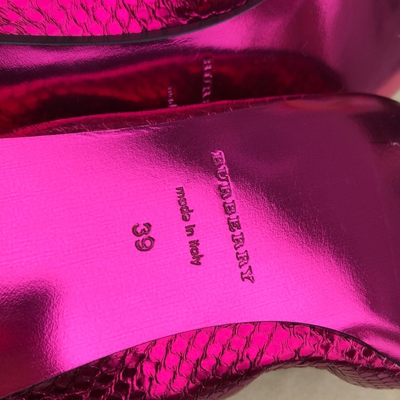 Authentic Burberry flat shoes - Picture 6 of 8